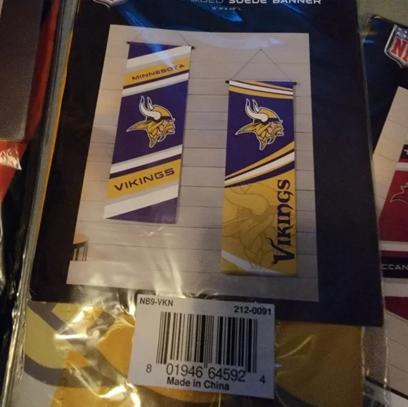 New In Package NFL Minnesota Vikings 46" double sided hanging banner - Picture 6 of 6